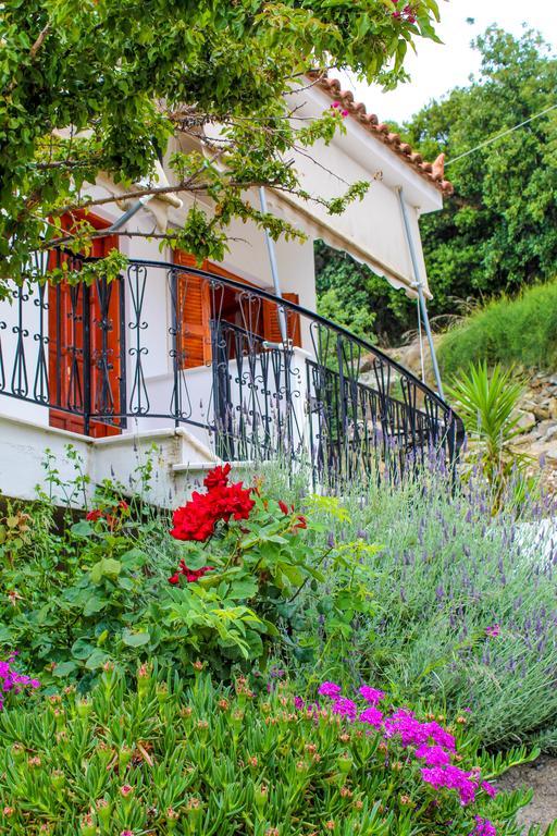 Guesthouse Lykourgos Mavrommáti Kültér fotó